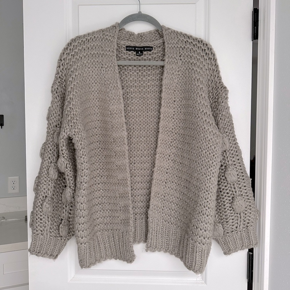 Oversized open large knit cardigan with bubble sleeves